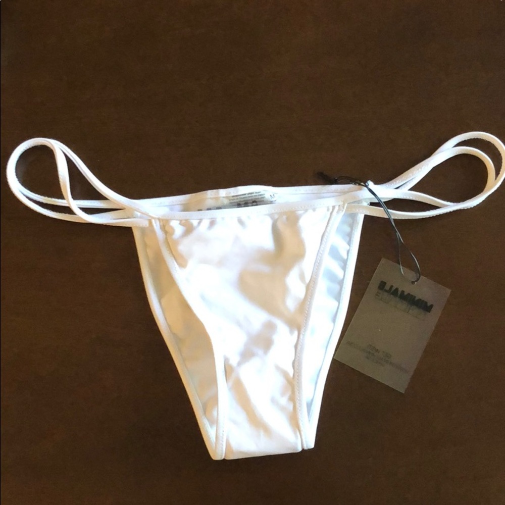 Bikini bottom for the daring